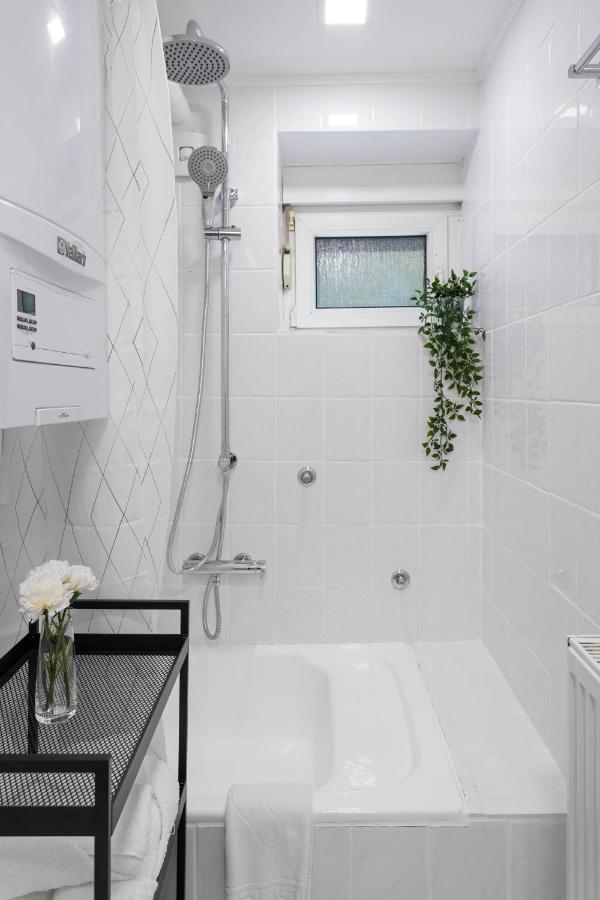 Modern Studio Near British Square Apartman Zágráb Kültér fotó